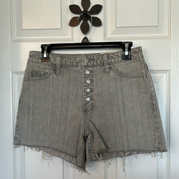 3 for $10 Universal Thread NWT Vintage MIDI Jeans Shorts Size 6 - Picture 1 of 11